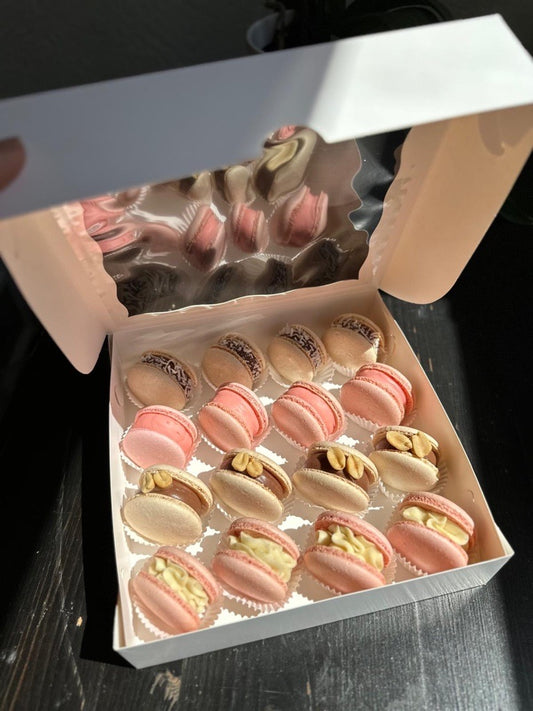 Assorted Macaron Delight: 16-Pack Featuring 4 Exciting Flavors